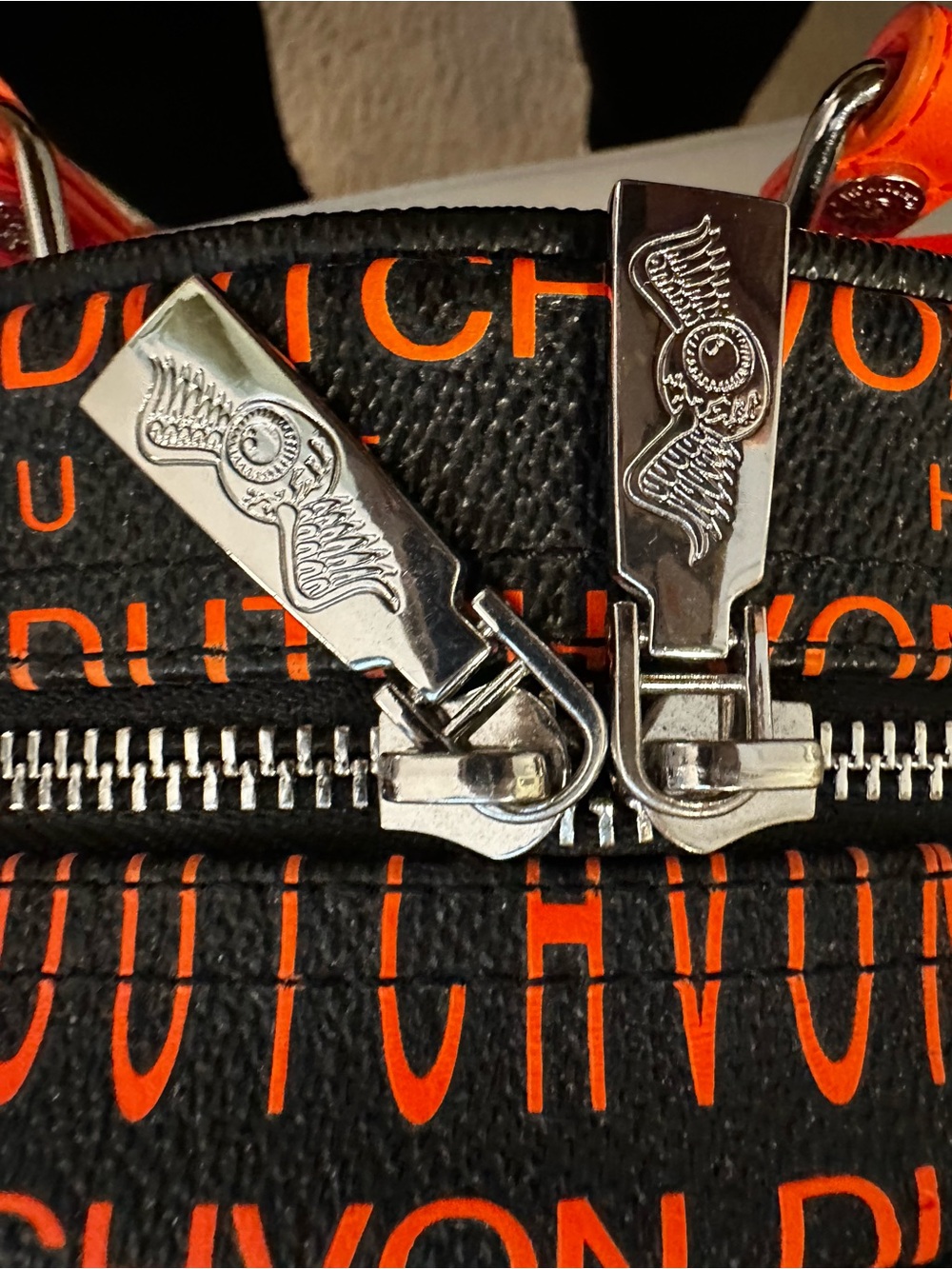 NWNT Von Dutch Bowling Bag - Picture 5 of 10